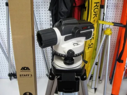 Нивелир ADA Ruber 32 + Рейка ADA STAFF 3 + Штатив на винтах ADA Light S купить в Тюмени
