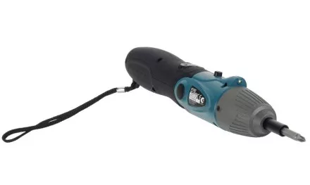 Отвертка Makita 6723 DW с набором бит в кейсе купить в Тюмени