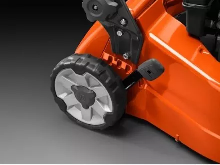 Газонокосилка бензиновая Husqvarna LC 551SP. Профи самоходная KawasakiFJ180 купить в Тюмени