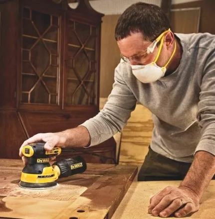 Шлифмашина ЭШМ DeWalt DWE6423 купить в Тюмени