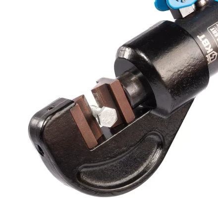 Пресс гидравлический ручной КВТ ПГР-70БР для опрессовки наконечников до 70 мм и резки болтов  до 12 мм (91807) купить в Тюмени