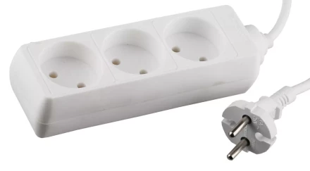 Удлинитель СВЕТОЗАР электрический: 3 гнезда, евророзетка, макс.мощность1500Вт, сеч. провода 0,75 кв.мм, 2м SV-55031-2 купить в Тюмени