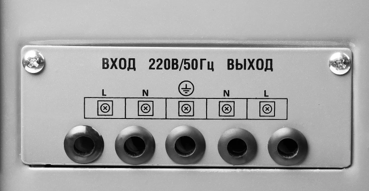 ЗУБР 5000ВА, 5 кВт, автоматический стабилизатор напряжения, Профессионал (59380-5) купить в Тюмени