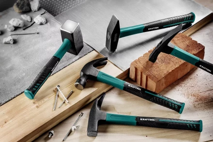 Молоток каменщика с фиберглассовой рукояткой 20192 купить в Тюмени