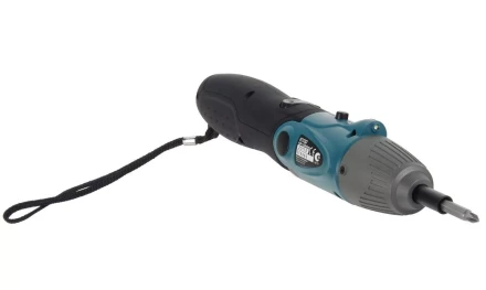 Отвертка Makita 6723DW с набором бит в кейсе купить в Тюмени