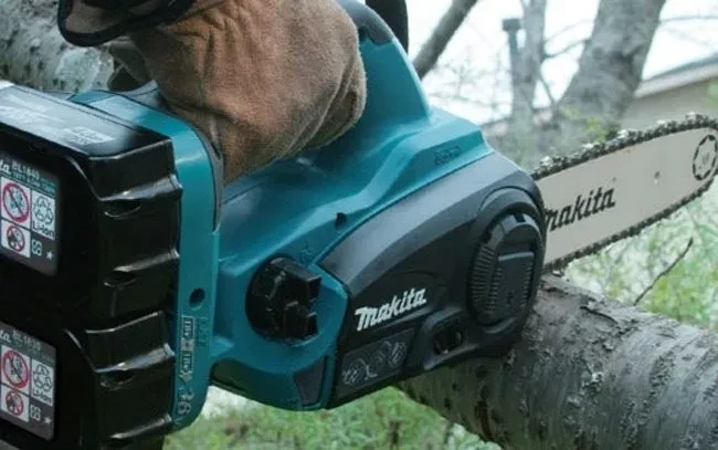 Аккумуляторная цепная пила Makita DUC302RF2 (2*3Ач, ЗУ) купить в Тюмени
