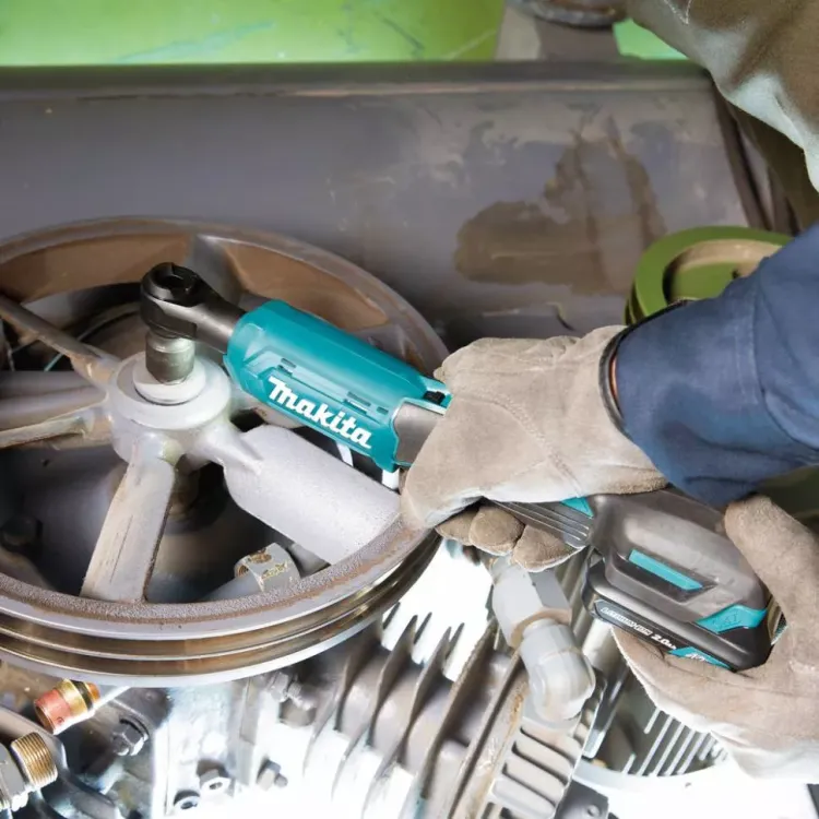 Аккумуляторный угловой гайковерт Makita WR100DZ (без АКБ и ЗУ) купить в Тюмени