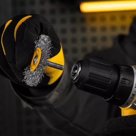 Щетка для дрели, 60 мм, Плоская, со шпилькой, нержавеющая витая проволока Denzel 744463 купить в Тюмени