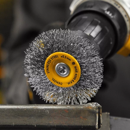 Щетка для дрели, 60 мм, Плоская, со шпилькой, нержавеющая витая проволока Denzel 744463 купить в Тюмени