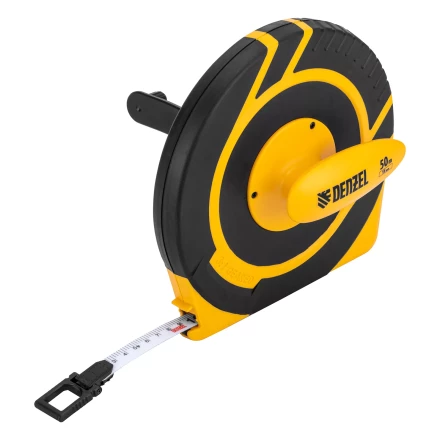 Рулетка геодезическая 50 м х 15 мм  Denzel 31292, закрытый корпус, фиберглассовая лента купить в Тюмени