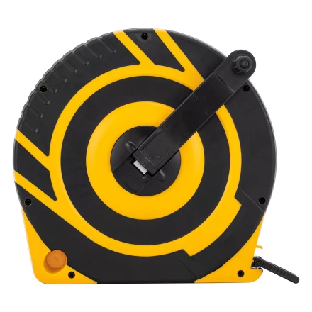 Рулетка геодезическая 50 м х 15 мм  Denzel 31292, закрытый корпус, фиберглассовая лента купить в Тюмени