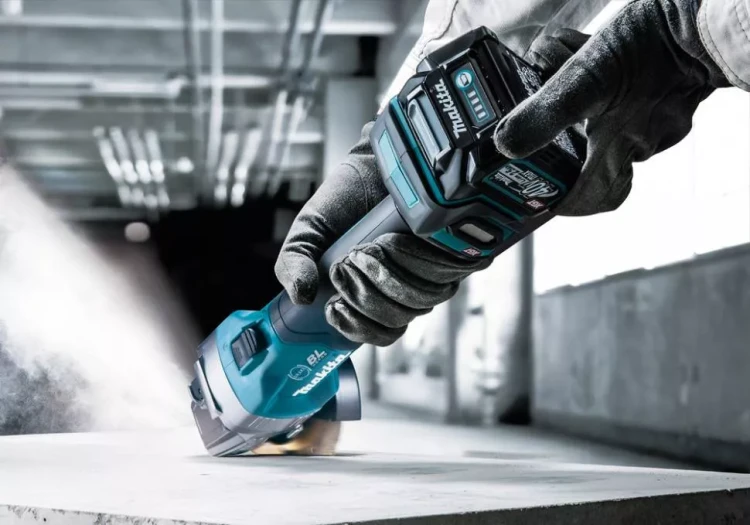Угловая шлифовальная машина XGT Makita GA004GM201 купить в Тюмени