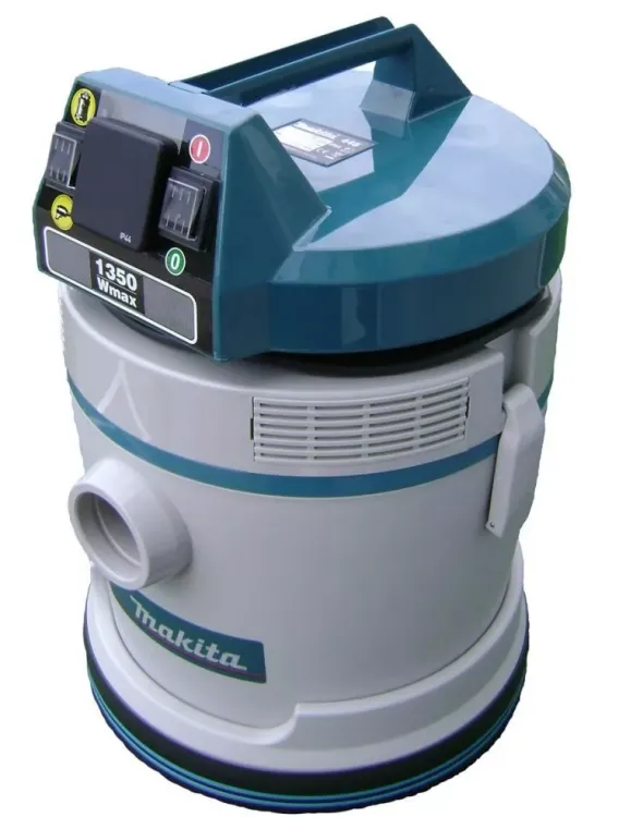 Пылесос Makita 448+6 мешков (сухая и влажная уборка) купить в Тюмени