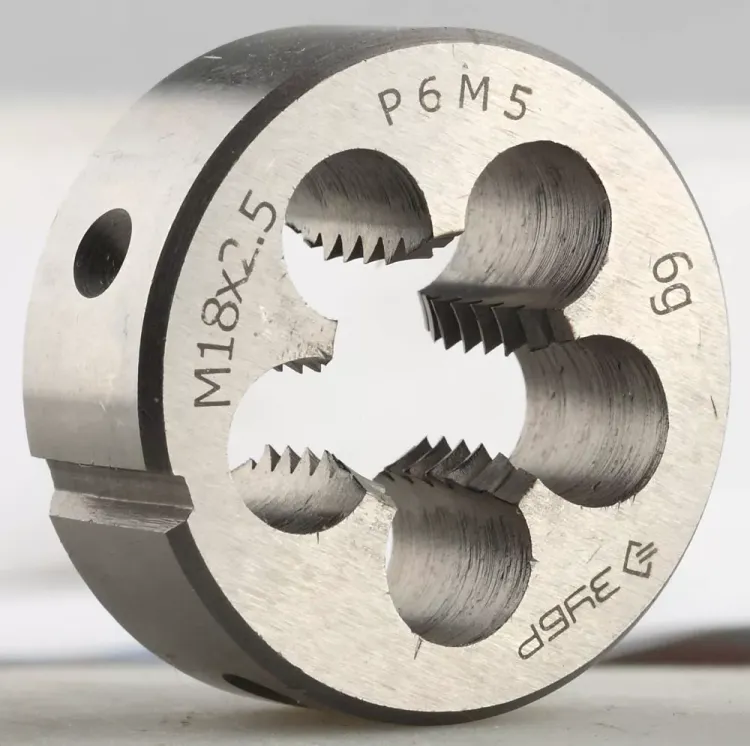 Плашка ЗУБР "ЭКСПЕРТ" круглая машинно-ручная для нарезания метрической резьбы, М18 x 2,5 4-28023-18-2.5 купить в Тюмени