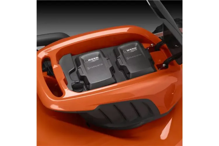 Аккумуляторная газонокосилка, самоходная Husqvarna LC347iV купить в Тюмени