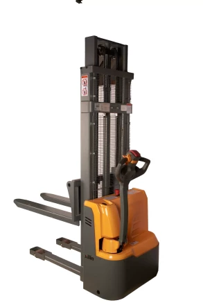 Штабелер самоходный 1,5 т 3,0 м XILIN CDD15R-EN 24/105 В/Ач с раздвижными вилами 1022682 купить в Тюмени