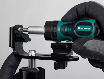 Отвертка реверсивная с битами 26190-H7 купить в Тюмени