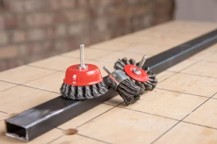 Кордщетка HAMMER кисть 28мм для дрели витая сталь (207-211) купить в Тюмени