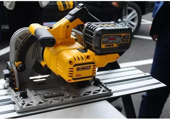 Пила погружная DCS 520NT FLEXVOLT DeWalt аккумуляторная купить в Тюмени