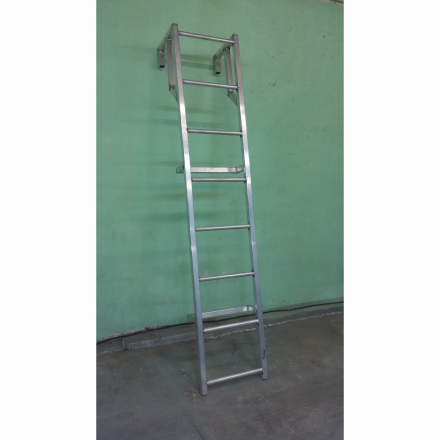 Лестница навесная алюминиевая для полувагонов УСЦ ЛНАп-2,0 купить в Тюмени