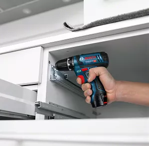 Аккумуляторная дрель-шуруповерт BOSCH GSR 12V-15 купить в Тюмени
