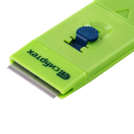 Скребок пластмассовый с выдвижным сменным лезвием Сибртех 79539 купить в Тюмени