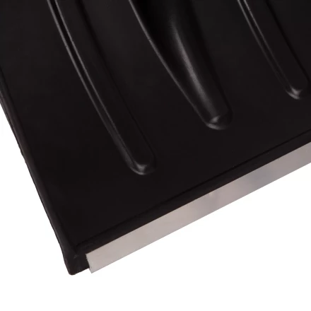 Лопата для уборки снега пластиковая, 380х385х1420 мм, оцинк. планка, деревянный черенок Россия 6157453 купить в Тюмени