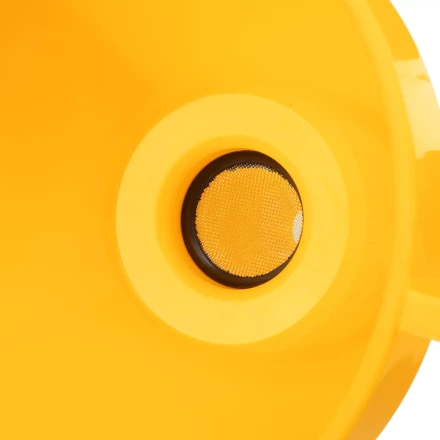 Воронка пластиковая 160 мм с металлическим ситом и гибким наконечником Denzel 537206 купить в Тюмени