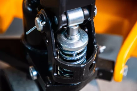 Тележка гидравлическая 2000 кг 1150 мм нейлоновые колеса XILIN DB 1010233 купить в Тюмени