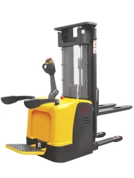 Штабелер самоходный 1,5 т 4,5 м XILIN CDDK15-III Li-ion 24/230 В/Ач (с платформой) 1046209