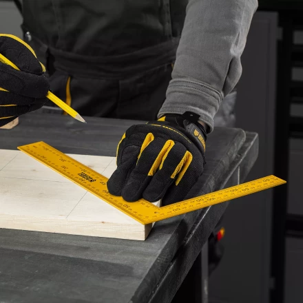 Угольник стальной Denzel, 200 х 300 мм, 32388 купить в Тюмени