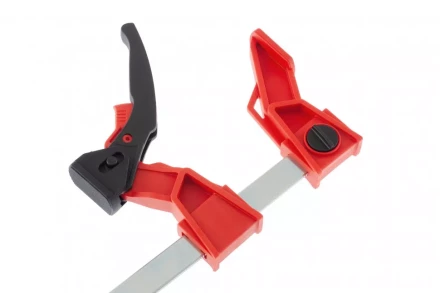 Струбцина реечная быстрозажимная усиленная пластиковый корпус рычажно-храповой механизм 150 х 100 х 306 мм штанга 5 х 22 мм Matrix 20725 купить в Тюмени