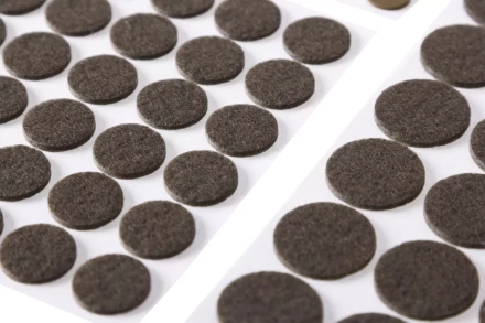 Набор STAYER &quot;COMFORT&quot;: Накладки самоклеящиеся на мебельные ножки, 175 шт, коричневые 40916-H175 купить в Тюмени