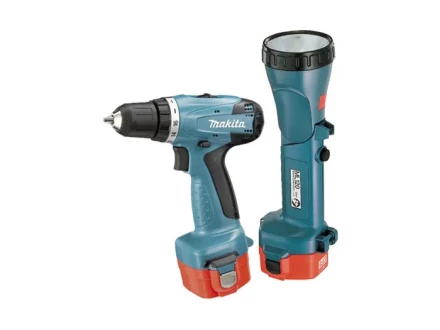 Аккумуляторная дрель-шуруповерт Makita 6271DWALE +Фонарь купить в Тюмени