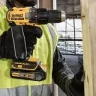 Аккумуляторная дрель-шуруповерт DeWalt DCD 777 S2T купить в Тюмени