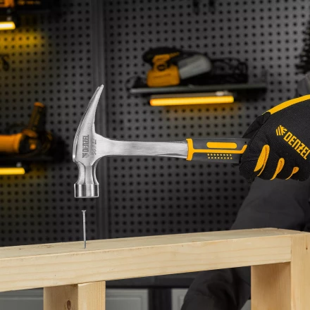 Молоток-гвоздодер 560 г Denzel 10424, цельнометаллический, двухкомпонентная рукоятка купить в Тюмени