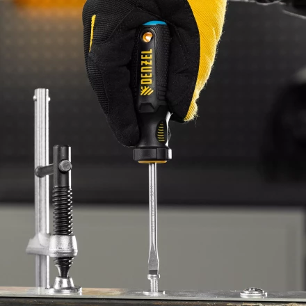 Отвертка, SL5x75 мм, S2, 3к рукоятка Denzel 121947 купить в Тюмени