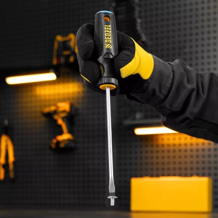 Отвертка, SL6x150 мм, S2, 3к рукоятка Denzel 121997 купить в Тюмени