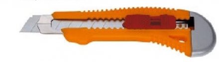 Нож пластиковый  18мм с металлической направляющей Кратон 2 13 03 003 купить в Тюмени
