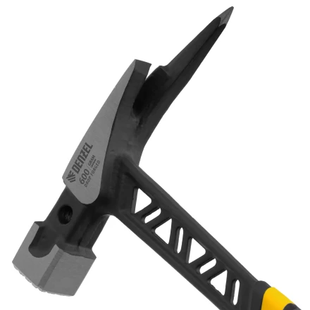 Молоток кровельщика 600 г, цельнокованый, боек с магнитом, двухкомп. обрезин. рук-ка Denzel 10623 купить в Тюмени