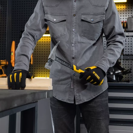 Молоток кровельщика 600 г, цельнокованый, боек с магнитом, двухкомп. обрезин. рук-ка Denzel 10623 купить в Тюмени