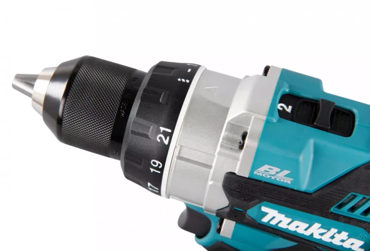 Аккумуляторная дрель-шуруповерт Makita DDF486RT купить в Тюмени