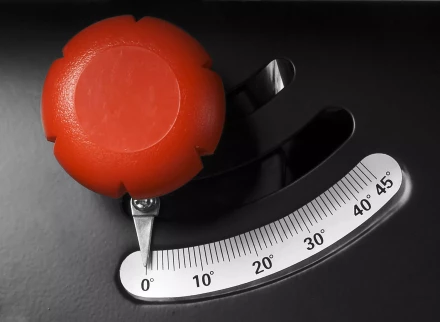 Пила ЗУБР настольная, 205х30х2,5мм, 2950об/мин, 1000Вт ЗПДС-205-1000 купить в Тюмени