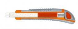 Нож пластиковый  9 мм обрезиненный корпус  Кратон
