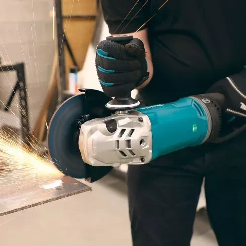 Угловая шлифовальная машина Makita GA7071X1 купить в Тюмени