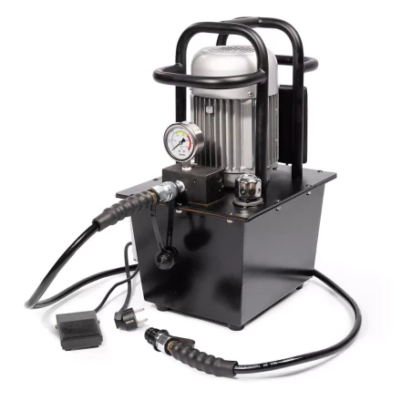 Насосная гидравлическая станция КВТ ПМЭ-7100 объем маслобака 10.0 л (230 В/50 Гц) (91798) купить в Тюмени