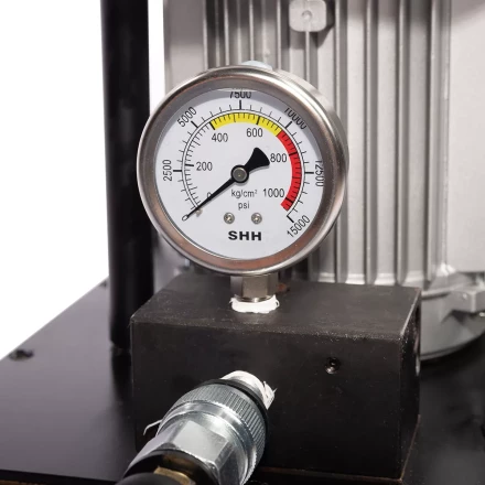 Насосная гидравлическая станция КВТ ПМЭ-7100 объем маслобака 10.0 л (230 В/50 Гц) (91798) купить в Тюмени