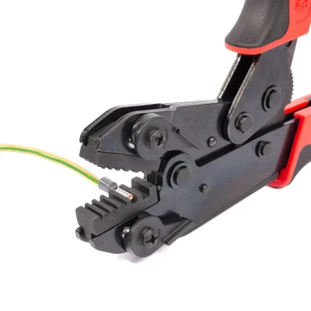 Пресс-клещи КВТ СТО+5 с 5 матрицами МПК для опрессовки разъемов, втулочных, изолированных и неизолированных наконечников (набор) (90777) купить в Тюмени