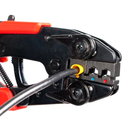 Пресс-клещи КВТ СТВ+5 с 5 матрицами МПК для опрессовки разъемов, втулочных, изолированных и неизолированных наконечников (набор) (89227) купить в Тюмени