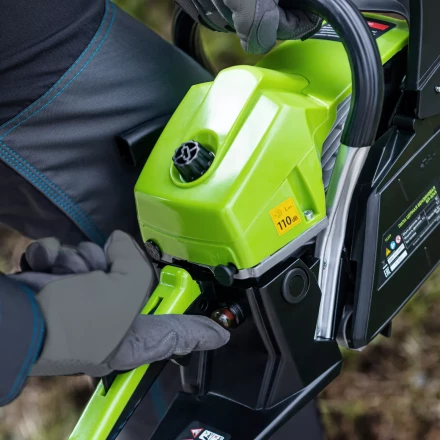 Пила цепная бензиновая Сибртех БП-5245 95209, 52 см3, шина 45 см, шаг 0.325, паз 1,5 мм, 72 звена купить в Тюмени